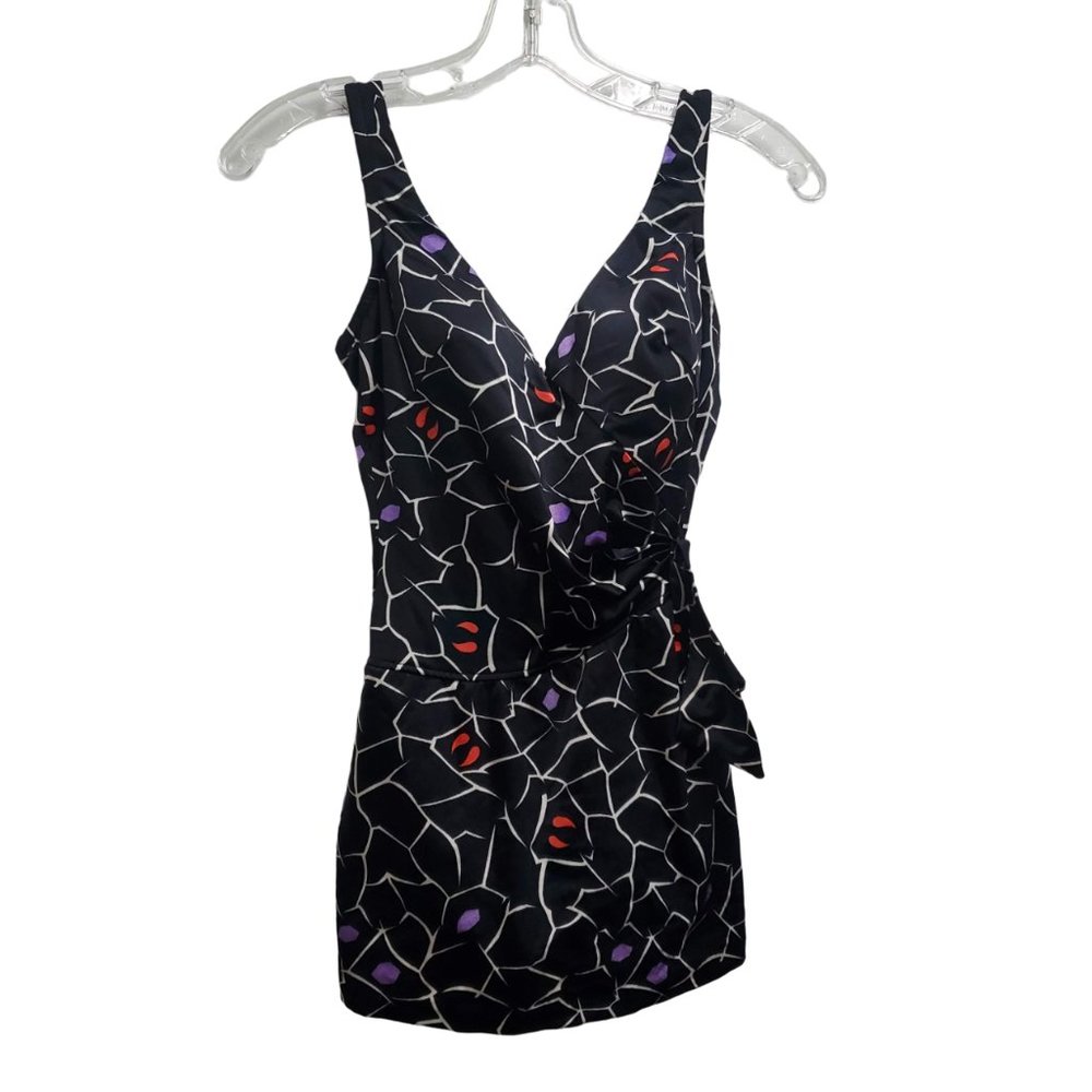 MAXINE OF HOLLYWOOD SWIMDRESS fits like size  4 or Small.
